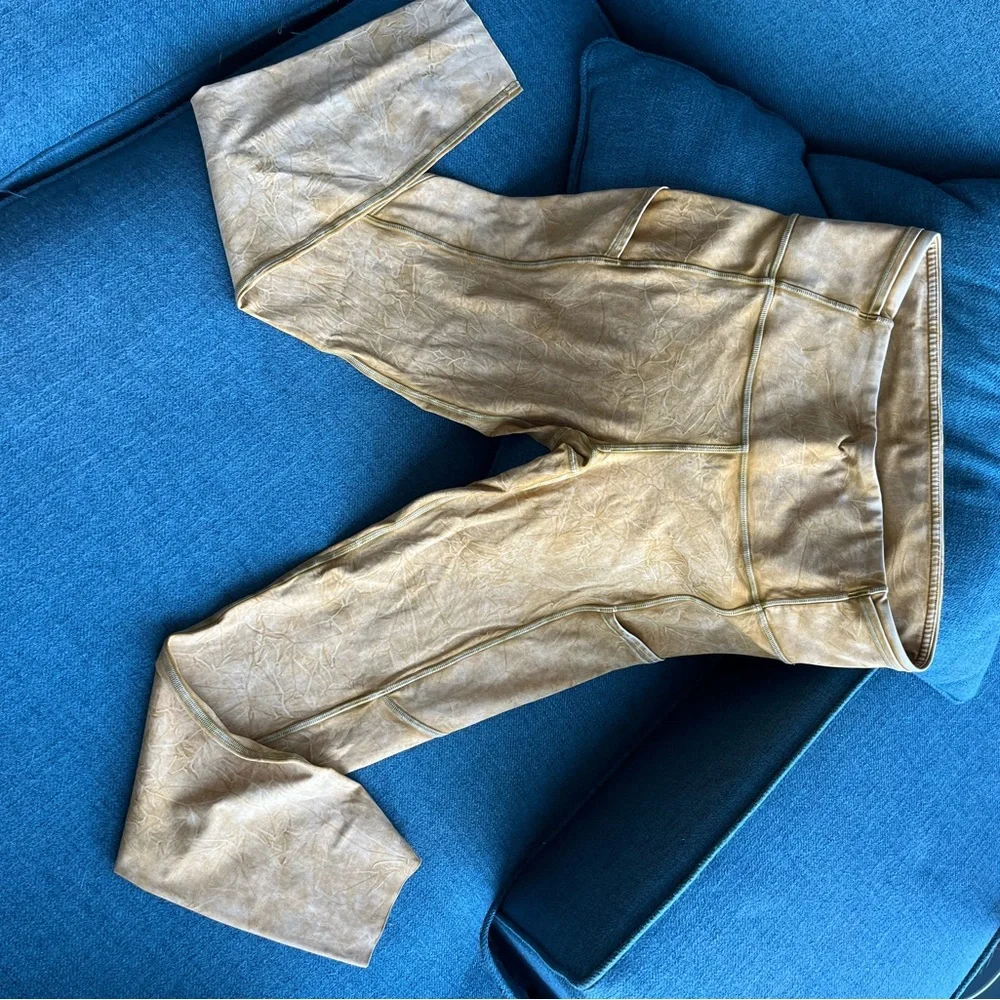 Lululemon women’s size 8 high waisted leggings/tights. - Picture 2 of 7